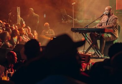 MIKE KAYIHURA YASOHOYE INDIRIMBO NSHYA, ANATANGAZA IZINA RYA EP YITEGURA GUSHYIRA HANZE