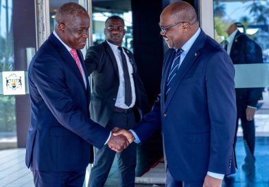 MINISITIRI W’INTEBE YITABIRIYE ITAHA RY’INGORO Y’INAMA NSHYA YA GABON