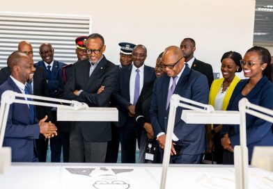 Perezida Kagame yasuye uruganda rukomeye rutunganya diyama muri Botswana