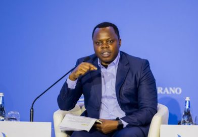 Minisitiri UTUMATWISHIMA yagagaraj amakosa akorwa na bamwe mu bahanzi anabagira inama yabafasha kubaka izina riramba.