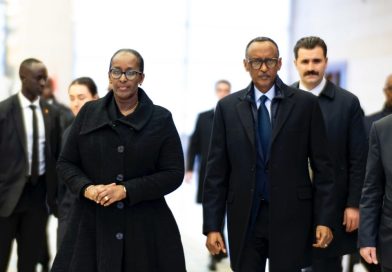 Perezida Kagame na madamu  bari mu Bufaransa mu ruzinduko rw’akazi