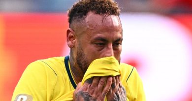 Mu marira menshi, Neymar yasezeye mu ikipe y’igihugu ya Brazil nyuma y’imyaka 16 ayikinira Mu marira menshi, Neymar yasezeye mu ikipe y’igihugu ya Brazil nyuma y’imyaka 16 ayikinira