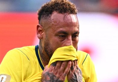 Mu marira menshi, Neymar yasezeye mu ikipe y’igihugu ya Brazil nyuma y’imyaka 16 ayikinira Mu marira menshi, Neymar yasezeye mu ikipe y’igihugu ya Brazil nyuma y’imyaka 16 ayikinira