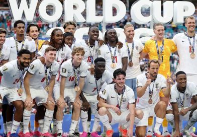 FIFA WORLD CUP: Ubwongereza bwihanije Ubufaransa mu mukino w’amateka wabonetsemo ibitego 10 FIFA WORLD CUP: Ubwongereza bwihanije Ubufaransa mu mukino w’amateka wabonetsemo ibitego 10