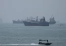 Amerika yarashe ku birindiro bya Iran biri ku kirwa cya Larak hafi ya Hormuz