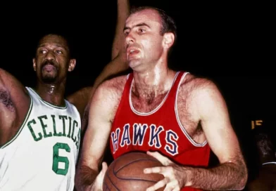 Bob Pettit wanditse amateka bwa mbere muri NBA yapfuye.