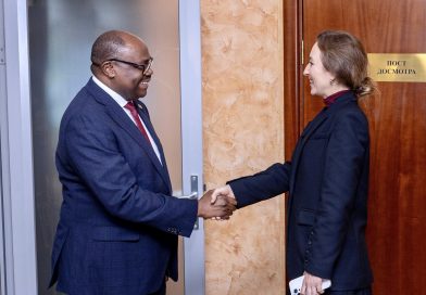 Minisitiri w’intebe yageze i Moscow aho agombaga guhagararira Perezida mu nama ihuza Uburusiya na Africa